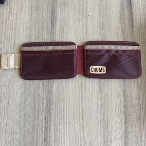 Chums Bandit Bi Fold Card Wallet RFID Magnetic Closure Brick NWT